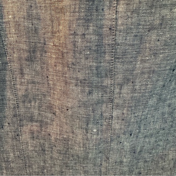 Sleeveless linen-like fabric top with side zipper and cute fold-detail neckline - Picture 4 of 12